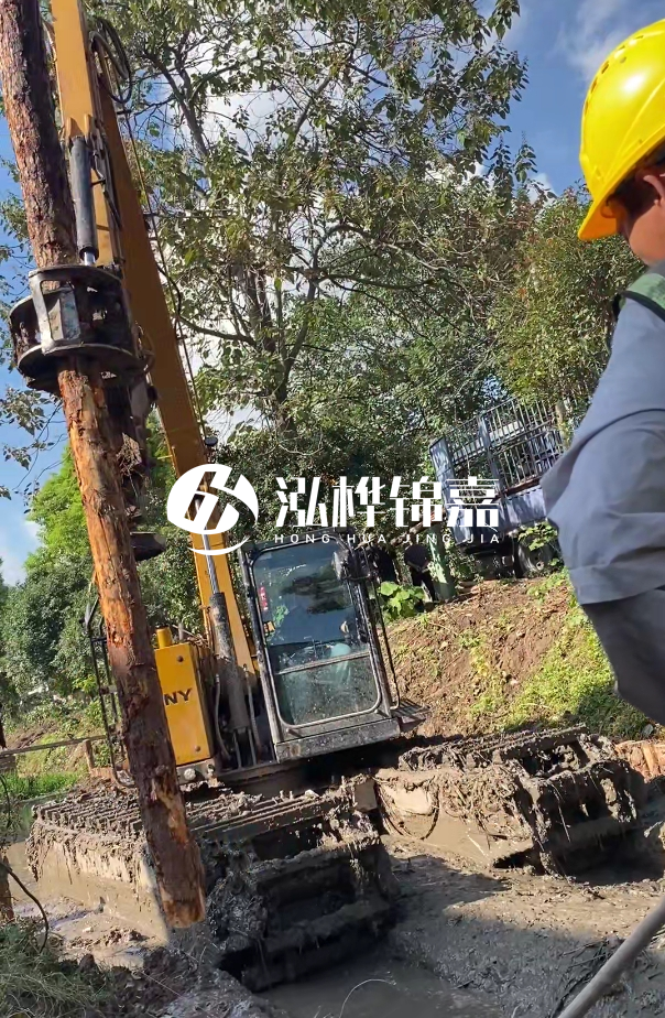 景德鎮(zhèn)河道清淤專業(yè)施工-狹窄河道挖機(jī)清理河道的方法？